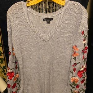 American Eagle Blue Floral Sweater